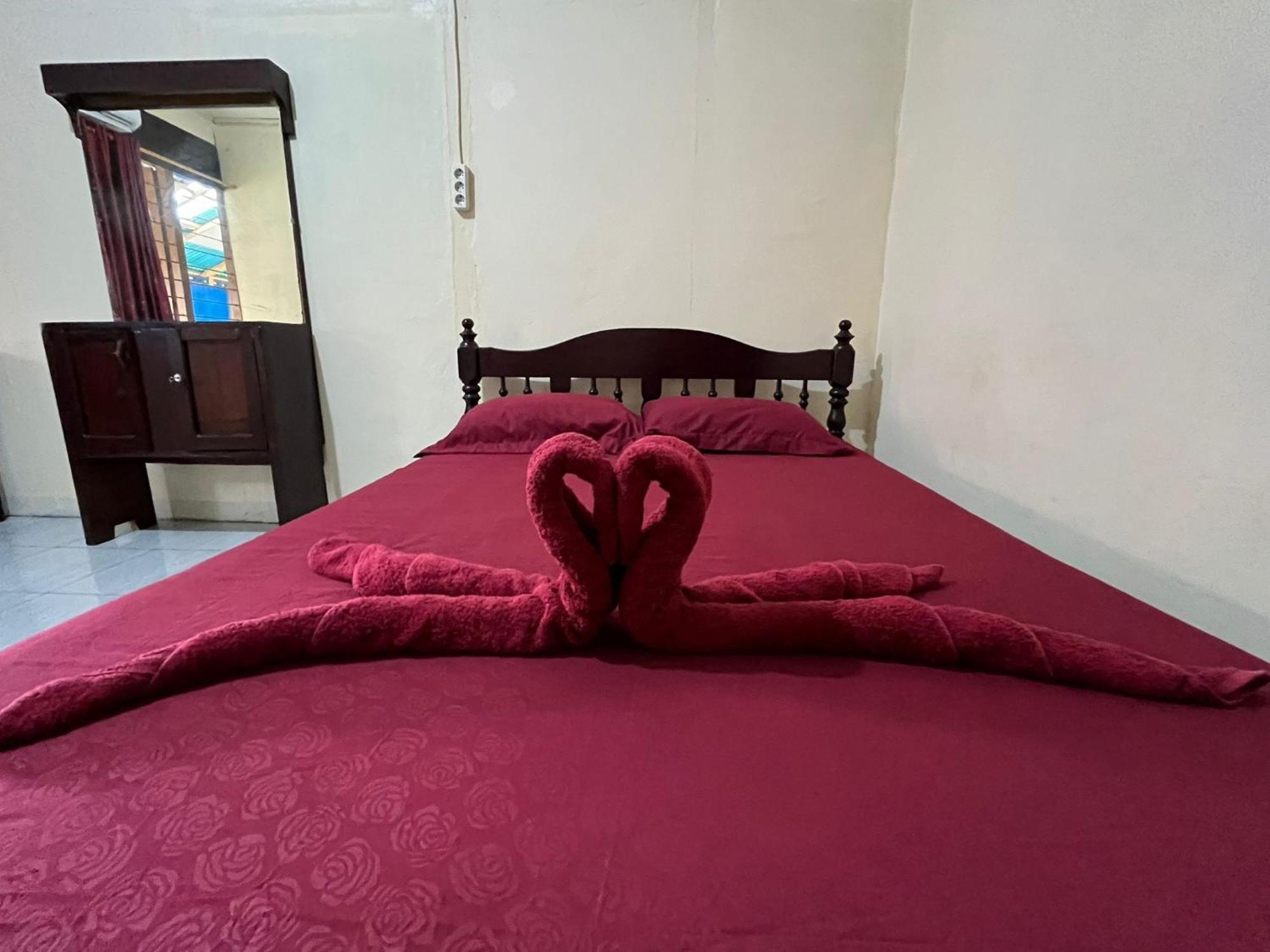 El Homestay Bunaken Exteriör bild