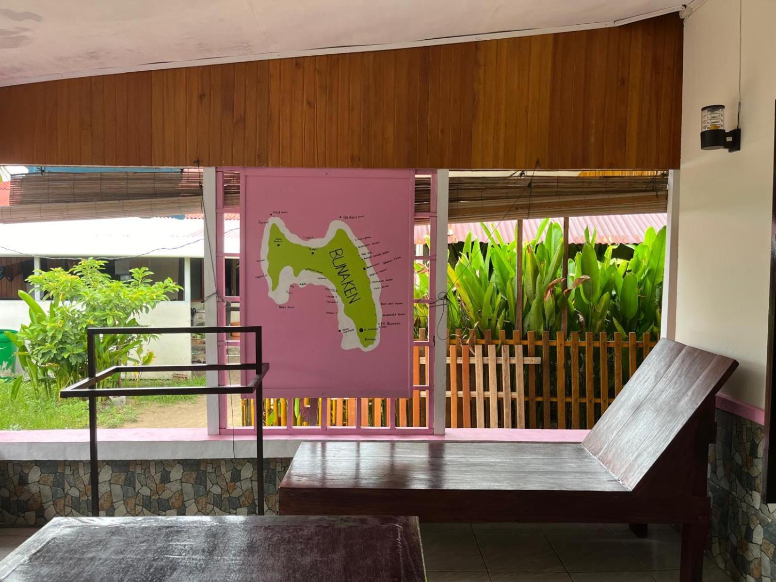 El Homestay Bunaken Exteriör bild