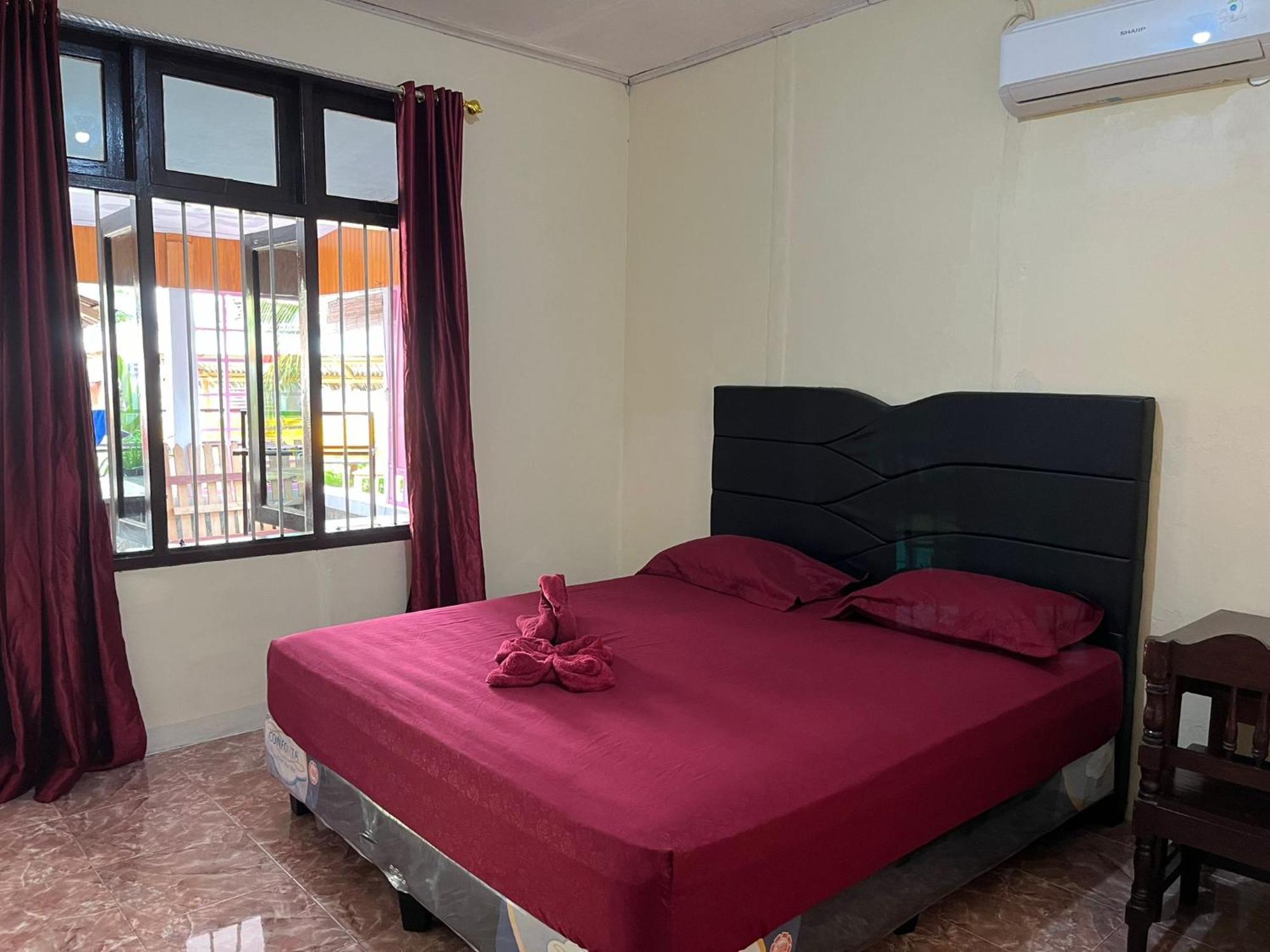 El Homestay Bunaken Exteriör bild